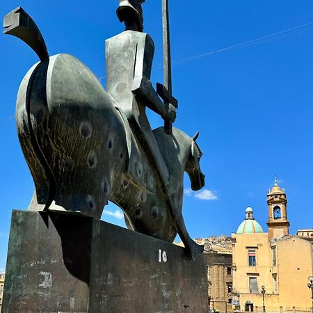 Casa Vacanze In Centro! Caltagirone Luaran gambar